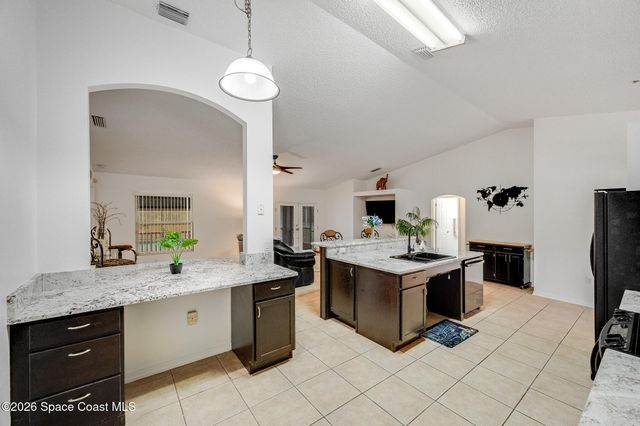368 Thunderbird Avenue NW, Palm Bay, FL 32907
