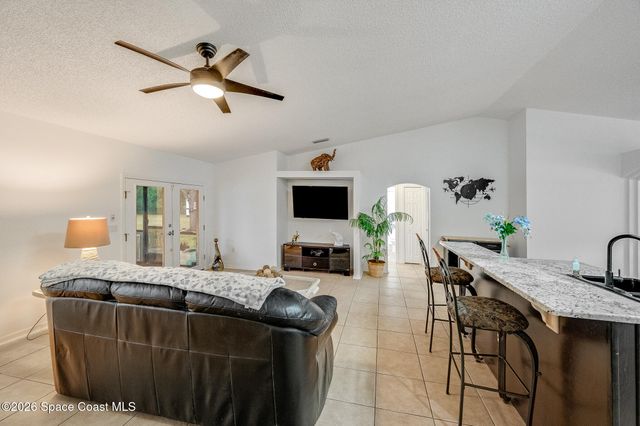 368 Thunderbird Avenue NW, Palm Bay, FL 32907