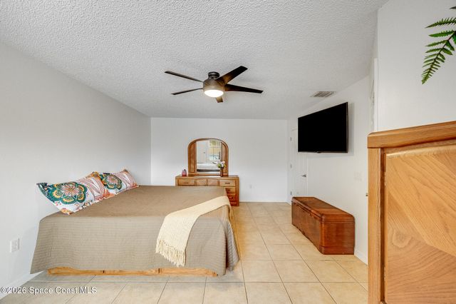 368 Thunderbird Avenue NW, Palm Bay, FL 32907