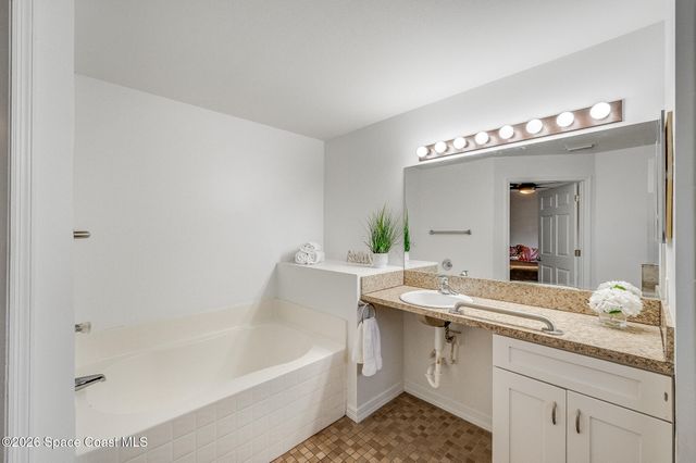 368 Thunderbird Avenue NW, Palm Bay, FL 32907