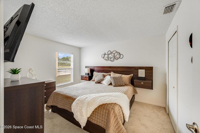 368 Thunderbird Avenue NW, Palm Bay, FL 32907