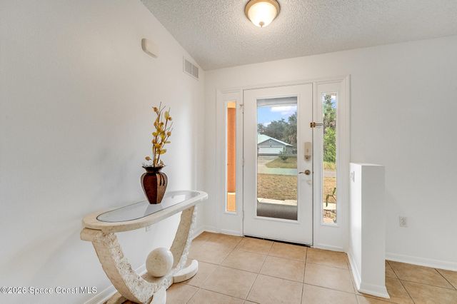 368 Thunderbird Avenue NW, Palm Bay, FL 32907