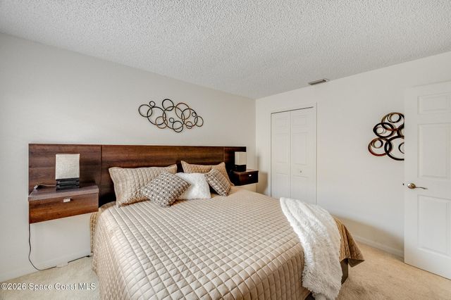 368 Thunderbird Avenue NW, Palm Bay, FL 32907