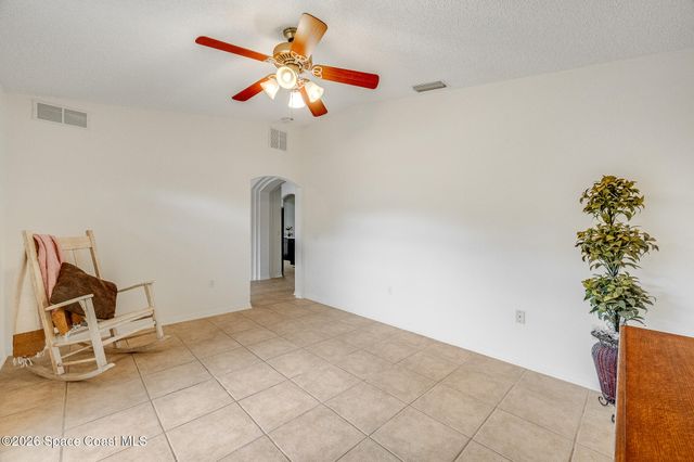 368 Thunderbird Avenue NW, Palm Bay, FL 32907