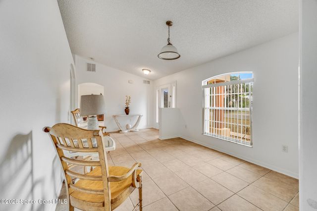 368 Thunderbird Avenue NW, Palm Bay, FL 32907