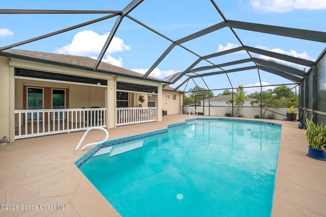 368 Thunderbird Avenue NW, Palm Bay, FL 32907