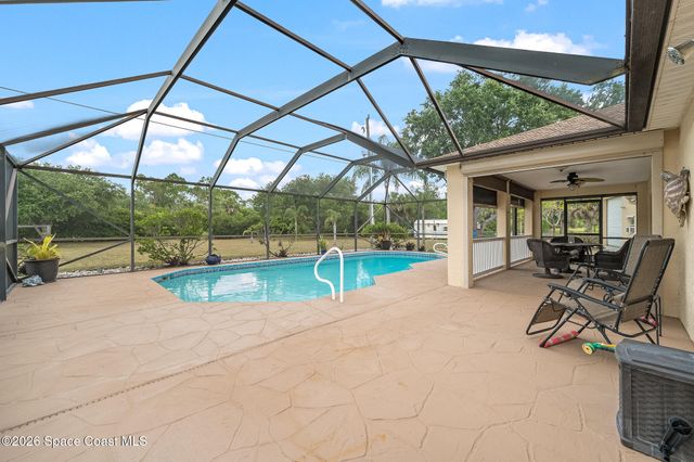 368 Thunderbird Avenue NW, Palm Bay, FL 32907