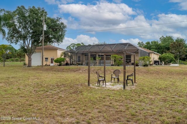 368 Thunderbird Avenue NW, Palm Bay, FL 32907