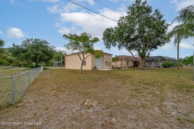 368 Thunderbird Avenue NW, Palm Bay, FL 32907