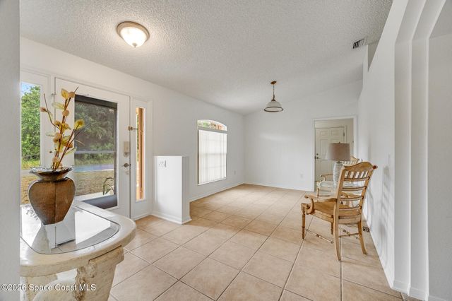 368 Thunderbird Avenue NW, Palm Bay, FL 32907
