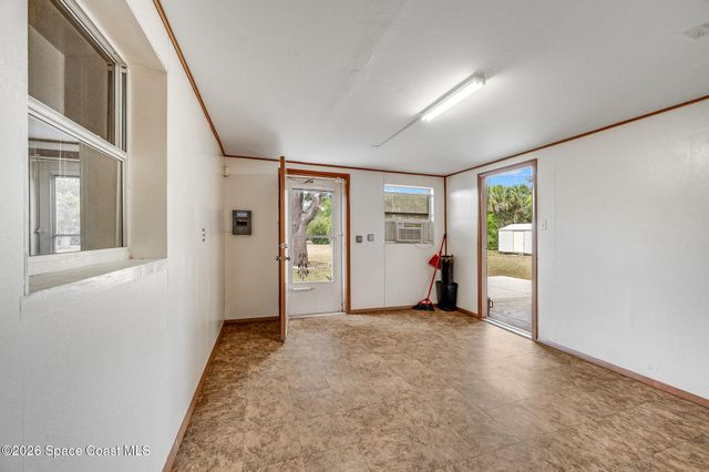 368 Thunderbird Avenue NW, Palm Bay, FL 32907