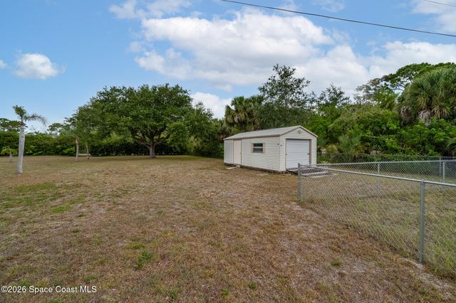 368 Thunderbird Avenue NW, Palm Bay, FL 32907