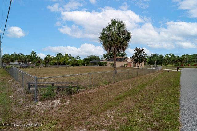 368 Thunderbird Avenue NW, Palm Bay, FL 32907