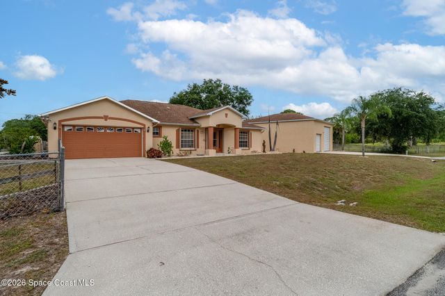 368 Thunderbird Avenue NW, Palm Bay, FL 32907