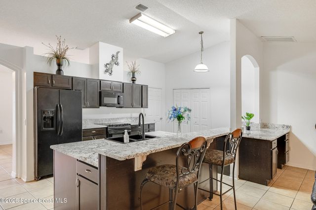368 Thunderbird Avenue NW, Palm Bay, FL 32907