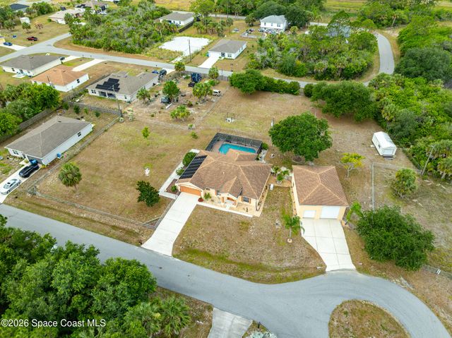 368 Thunderbird Avenue NW, Palm Bay, FL 32907
