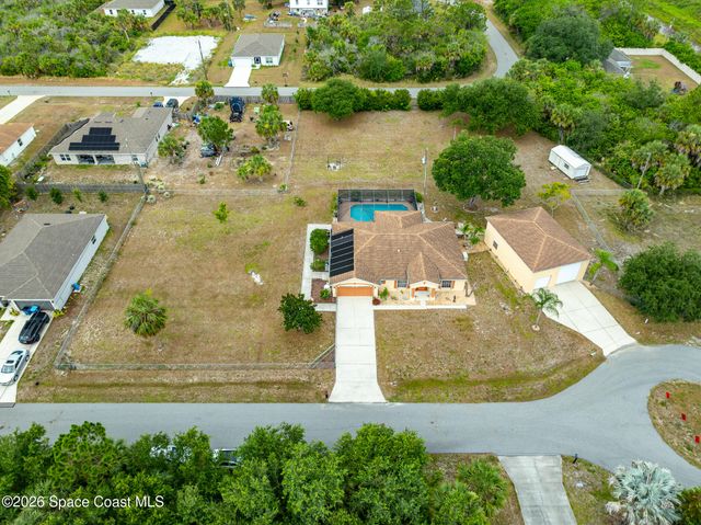 368 Thunderbird Avenue NW, Palm Bay, FL 32907