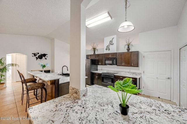 368 Thunderbird Avenue NW, Palm Bay, FL 32907
