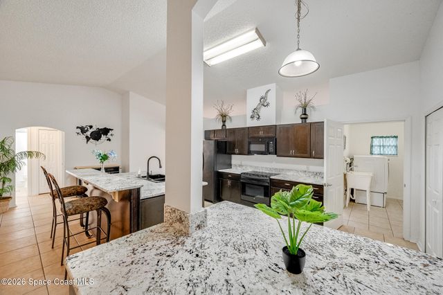 368 Thunderbird Avenue NW, Palm Bay, FL 32907