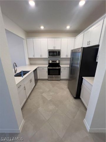 2951 Citrus ST, Naples, FL 34120