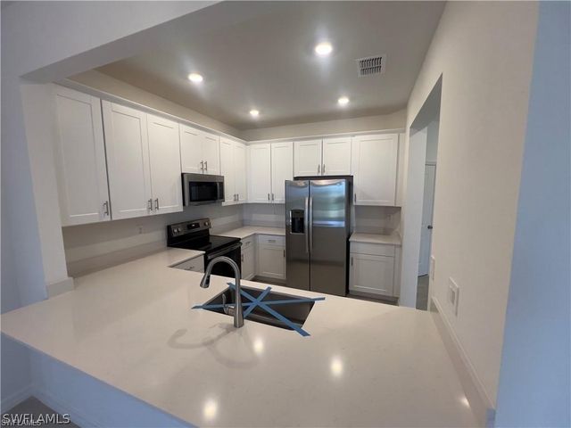 2951 Citrus ST, Naples, FL 34120