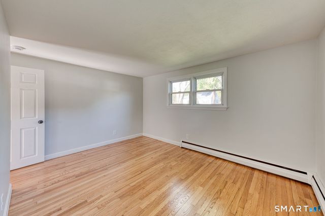 14 Emerson Street, Bloomfield, CT 06002