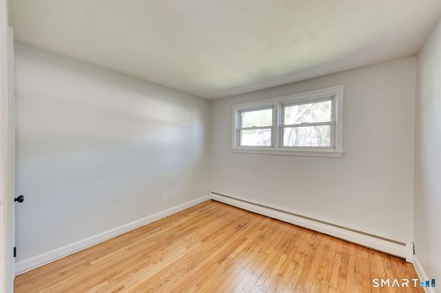 14 Emerson Street, Bloomfield, CT 06002