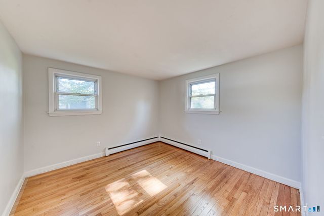 14 Emerson Street, Bloomfield, CT 06002