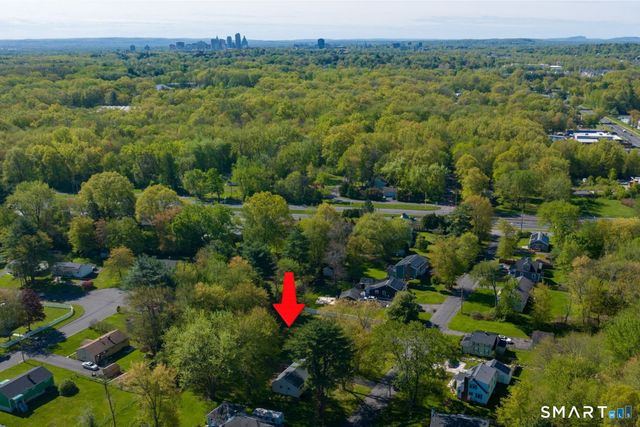 14 Emerson Street, Bloomfield, CT 06002