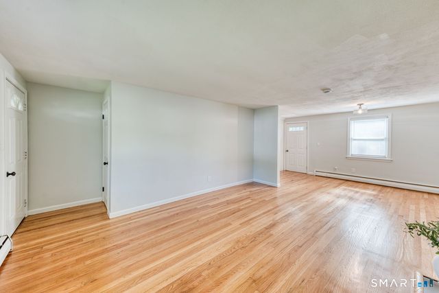 14 Emerson Street, Bloomfield, CT 06002