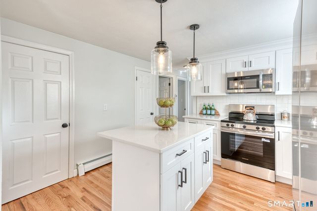 14 Emerson Street, Bloomfield, CT 06002