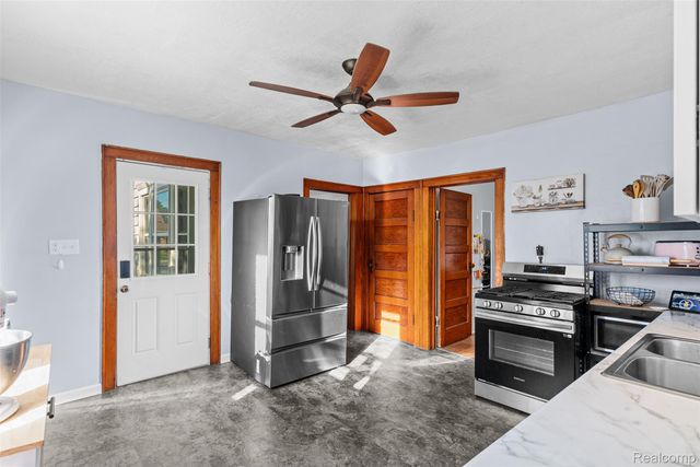 2028 Kosciuszko Avenue, Bay City, MI 48708