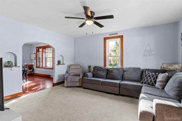 2028 Kosciuszko Avenue, Bay City, MI 48708