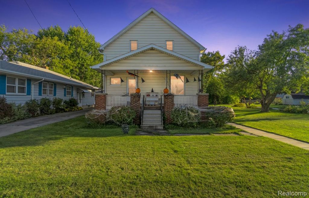 2028 Kosciuszko Avenue, Bay City, MI 48708