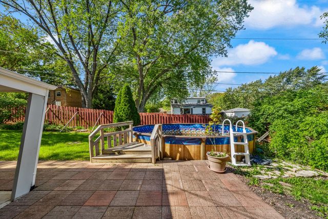 8746 S 81st Court, Hickory Hills, IL 60457