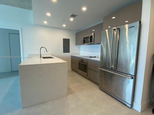 13800 Highland Drive PH3, North Miami Beach, FL 33181