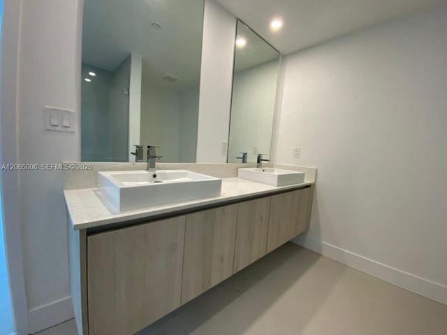 13800 Highland Drive PH3, North Miami Beach, FL 33181