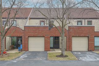 638 NAPLES Court 638, Glenview, IL 60025