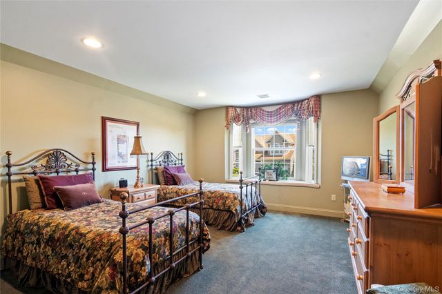 395 Stonecrop Road, Aquebogue, NY 11901