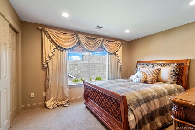 395 Stonecrop Road, Aquebogue, NY 11901