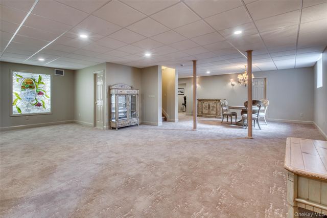 395 Stonecrop Road, Aquebogue, NY 11901