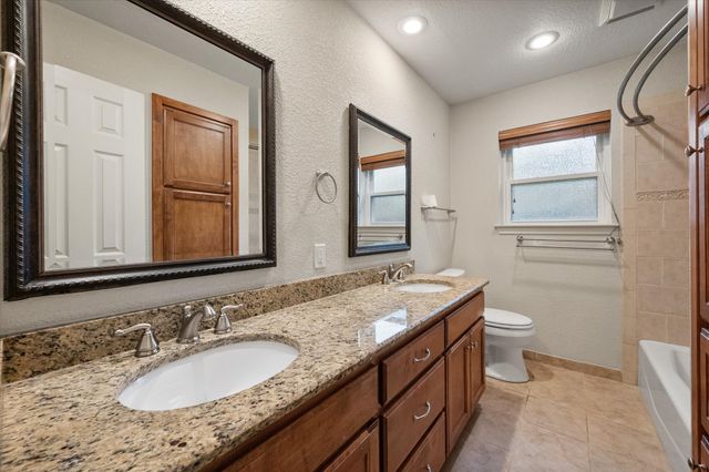 3008 Woodford Drive, Arlington, TX 76013