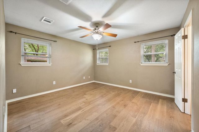 3008 Woodford Drive, Arlington, TX 76013
