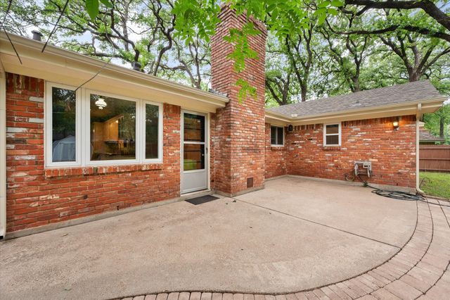 3008 Woodford Drive, Arlington, TX 76013
