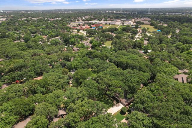 3008 Woodford Drive, Arlington, TX 76013
