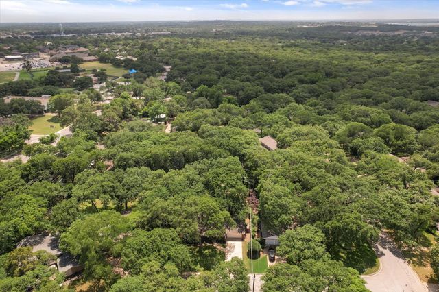 3008 Woodford Drive, Arlington, TX 76013