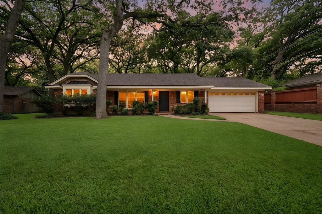 3008 Woodford Drive, Arlington, TX 76013