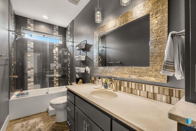 607 S Torrey Pine Ln Lane, Sioux Falls, SD 57110