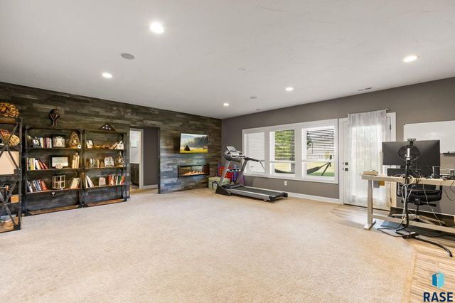 607 S Torrey Pine Ln Lane, Sioux Falls, SD 57110