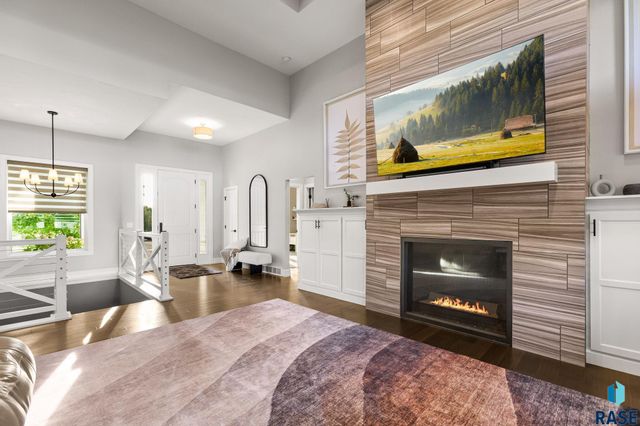 607 S Torrey Pine Ln Lane, Sioux Falls, SD 57110